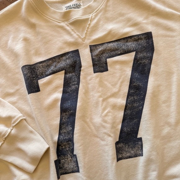 AE Big Hug Graphic Crew Neck Size Large - Picture 3 of 9